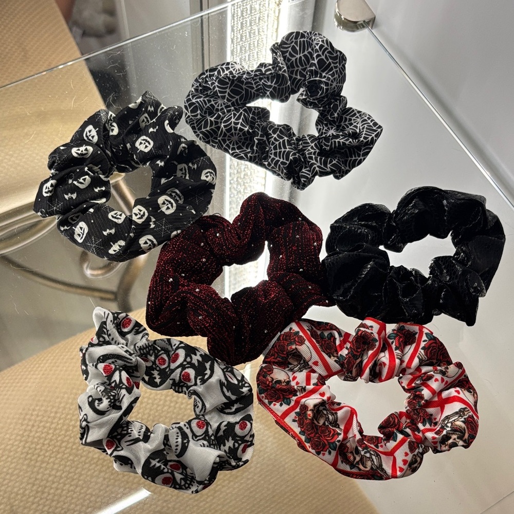 Nicole Miller Black, Red, and White Scrunchie Collection
